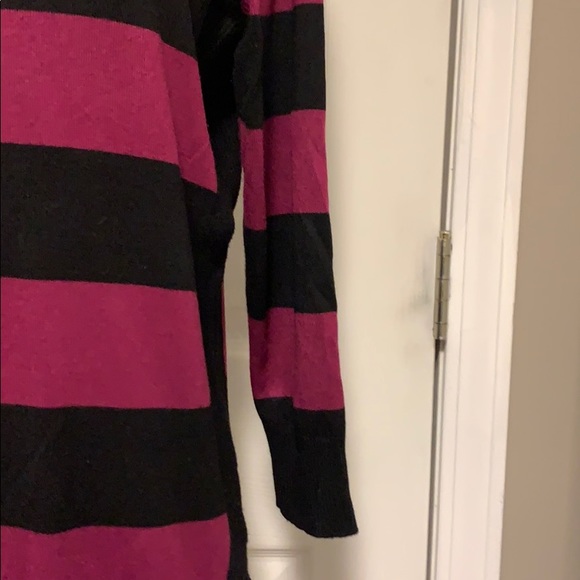 Women’s pink & black striped sweater, Large - Picture 5 of 7